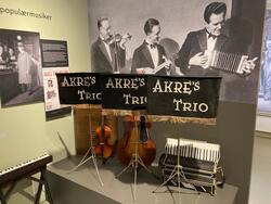 Utstilling om Ottar E. Akre