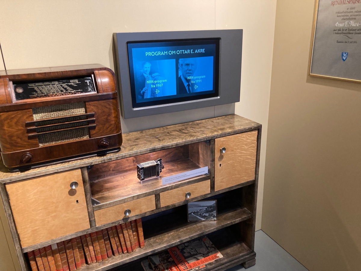 Utstilling om Ottar E. Akre