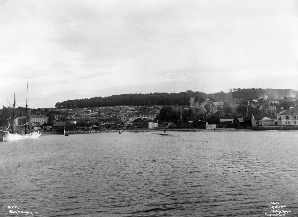 Larvik - Fra fjorden etter brannen, Mai 1902