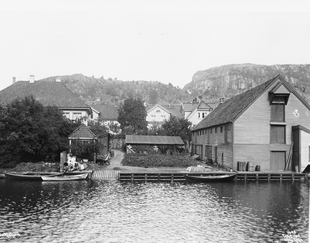 Flekkefjord - Anders Beers gamle hus fra elven 26.juli 1902