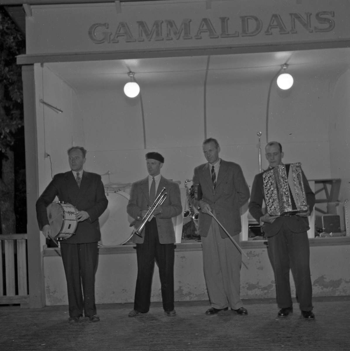 Orkester "K E" i Folkets park, 1947