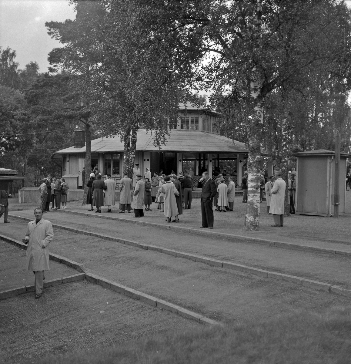 Gäster i Folkets park, juni 1954.