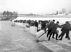 Prot: Vinter - Isskjæring Holmendammen 22/1 1906