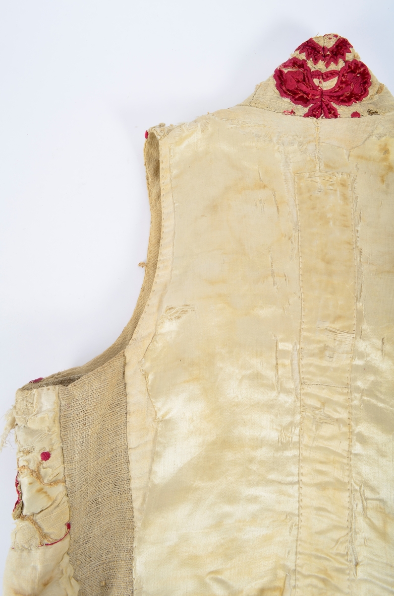 Vest med brodert mønster, applikasjoner av plysj.