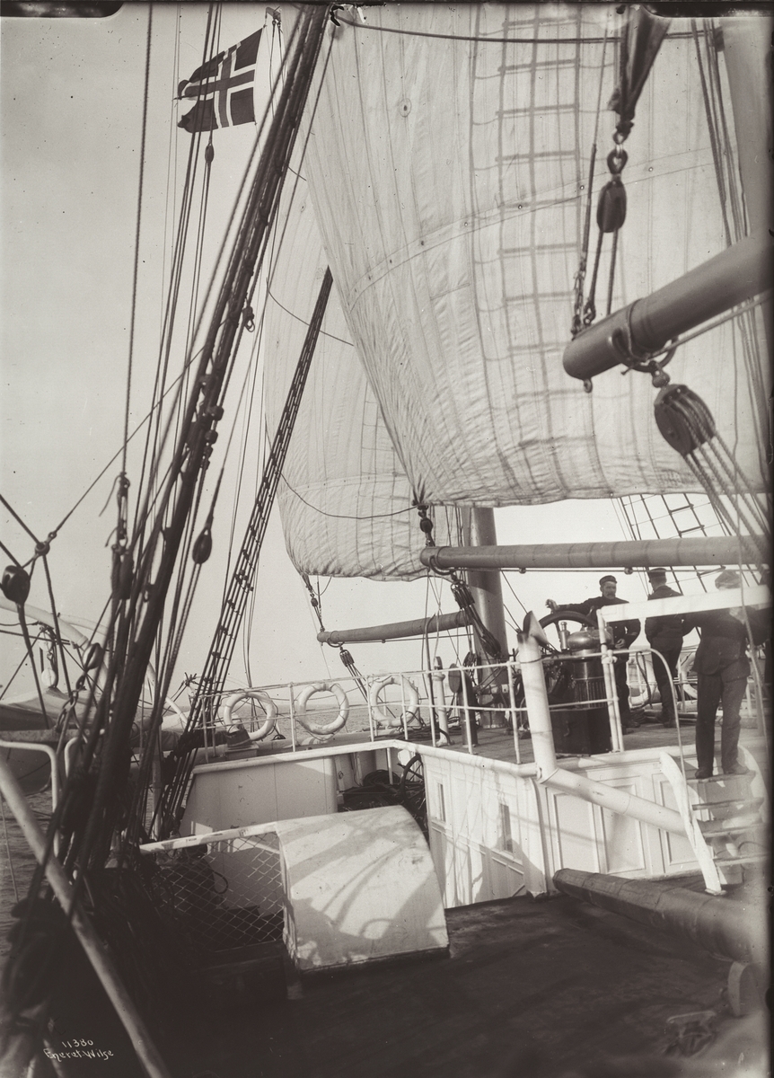 På dekket til Fram 1910