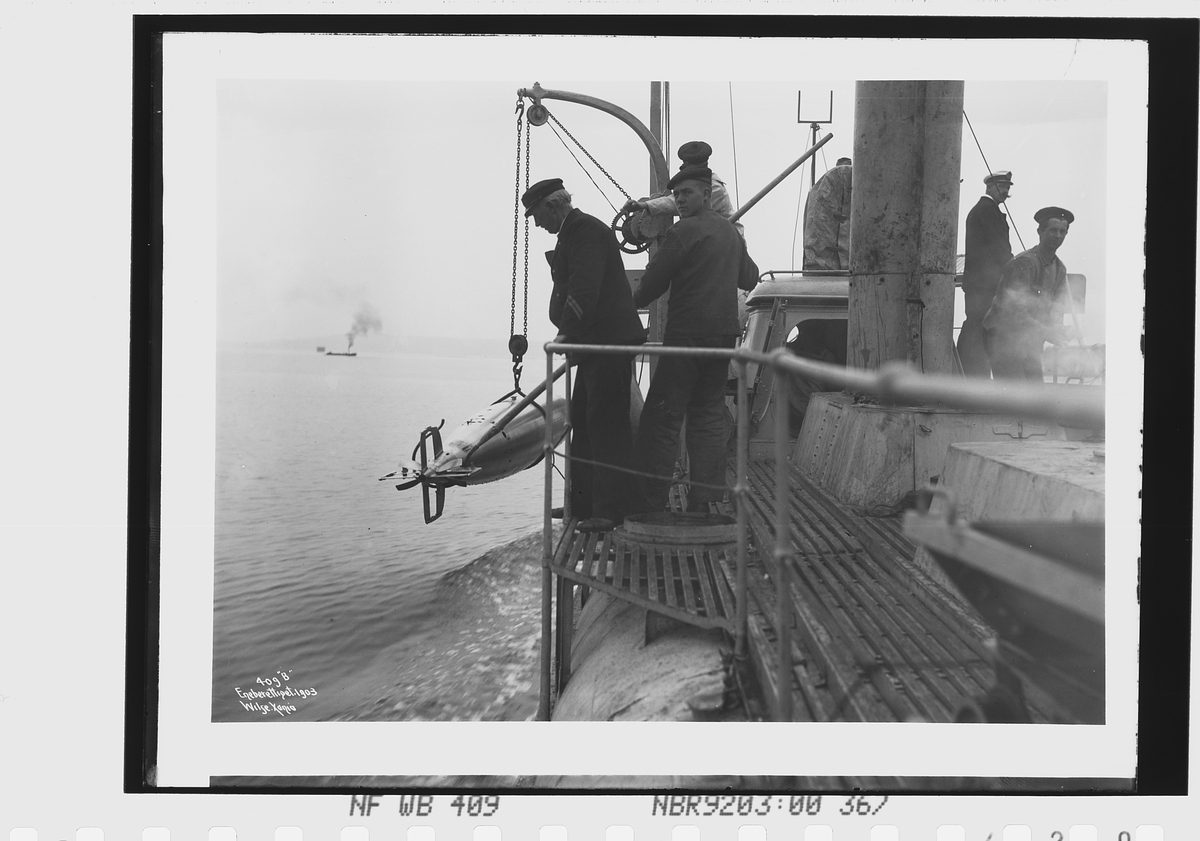 Torpedo heises im bord, utdannelse ved Sjøkrigsskolen,