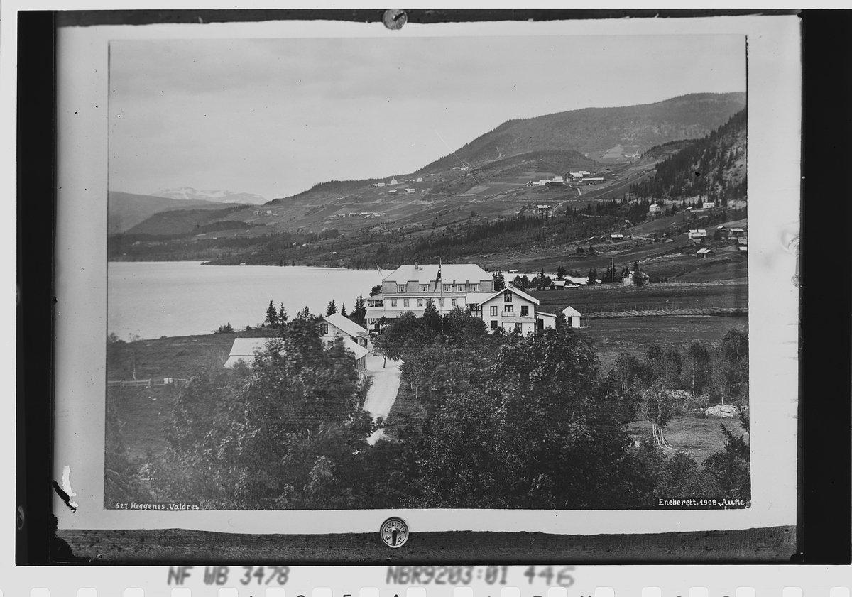 Heggenes hotell i Øystre Slidre, Oppland. Fotografert 1908. Avfotografert 1911.