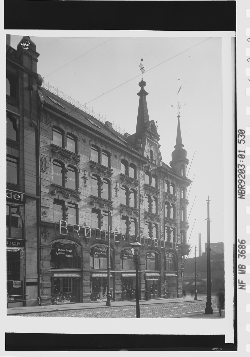 Doublouggården i Storgata, Oslo. Fotografert 1912.