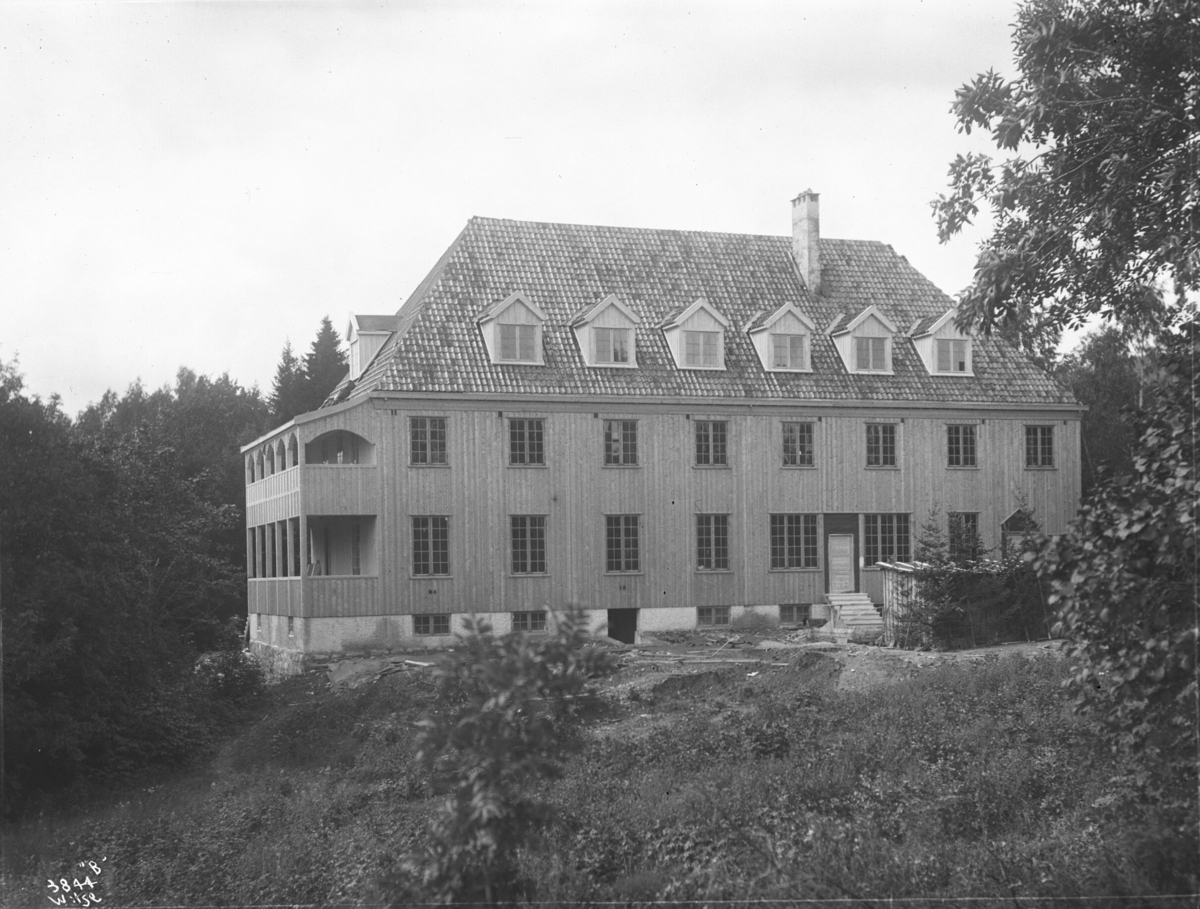Solvang pensjonatskole for unge piker,  under bygging.