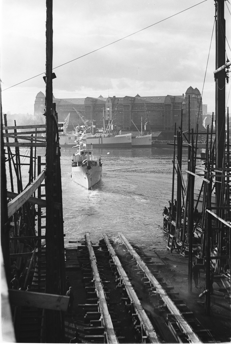 Oslo havn, Oslo havnelager i bakgrunnen, bildet er tatt fra Nylands Verksted.