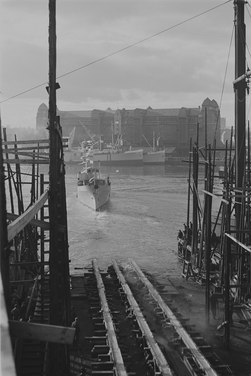 Oslo havn, Oslo havnelager i bakgrunnen, bildet er tatt fra Nylands Verksted.
