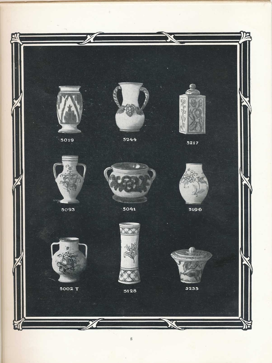 Produktkatalog över Gabrielfajanser från Bobergs Fajansfabrik AB. Innehåller föremål av Gabriel Burmeister som arbetade vid Bobergs fajansfabrik 1922-1925. Han grundade sin egen fabrik i Timmernabben 1925, Gabriel Keramik.