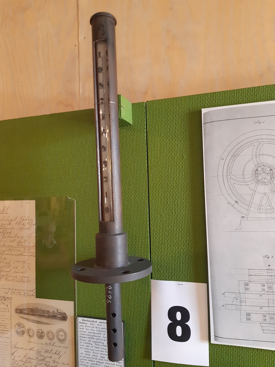 Från 0-100 grader. (Carl Daniel Ekman). Avsedd att insättas i kokare, innesluten i järnskydd.
