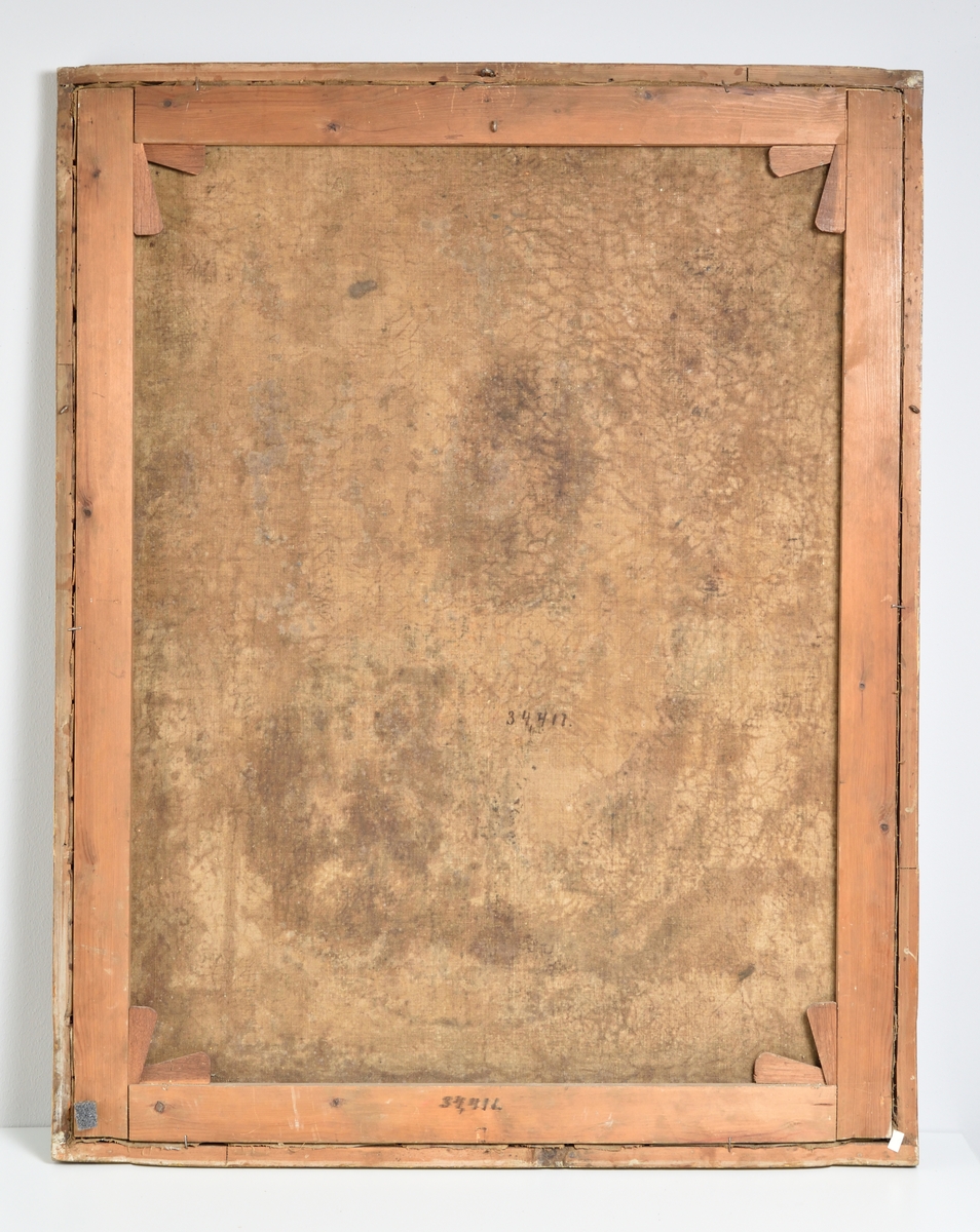 Porträtt föreställande Karl XI. Bröstbild. Karl XI med mörkt hår, klädd i mörk dräkt med vit krage och bräm i guld. Över dräkten en röd mantel med kant och detaljer i guld, samt fodrad med hermelin. Mörk bakgrund med oval ram.