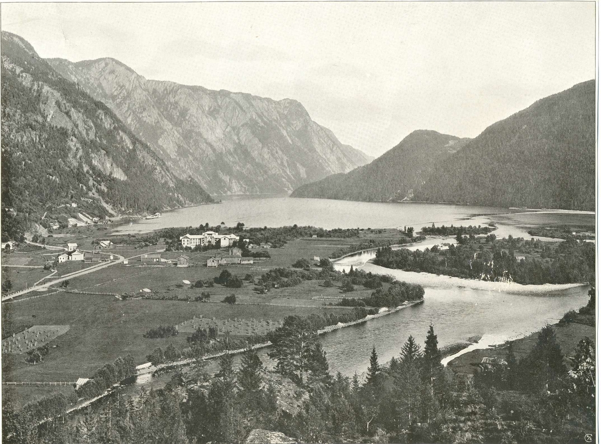 Dalen rundt 1900