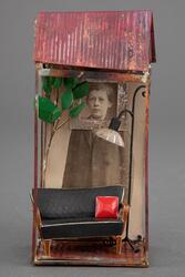 Bill. mrk. To rom og kjøkken: Sofa [Brosje]