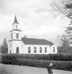 Hemsö kyrka, belägen på Hemsö vid Ångermanälvens utlopp. Kyrkan uppfördes åren 1859-1865 i den takt som en mager kyrkokassa och bönders och torpares fixerade antal dagsverken medgav. Lillklockan i vapenhuset har tidigare varit hamnklocka i byn Prästhus, Hemsö.; Kyrkan är uppförd i trä med vitmålad lockpanel, den har torn och rundbågiga småspröjsade fönster. Sadeltaket täcks av svartmålad plåt. Predikstolen är gjord av Lars Erik Hofrén 1864 och belägen ovanför altaret. Kyrkan restaurerades 1987-88. Öns tidigare kapell var uppfört under 1500-talet och stod i Utanö, men flyttades 1845 till den nuvarande kyrkplatsen.