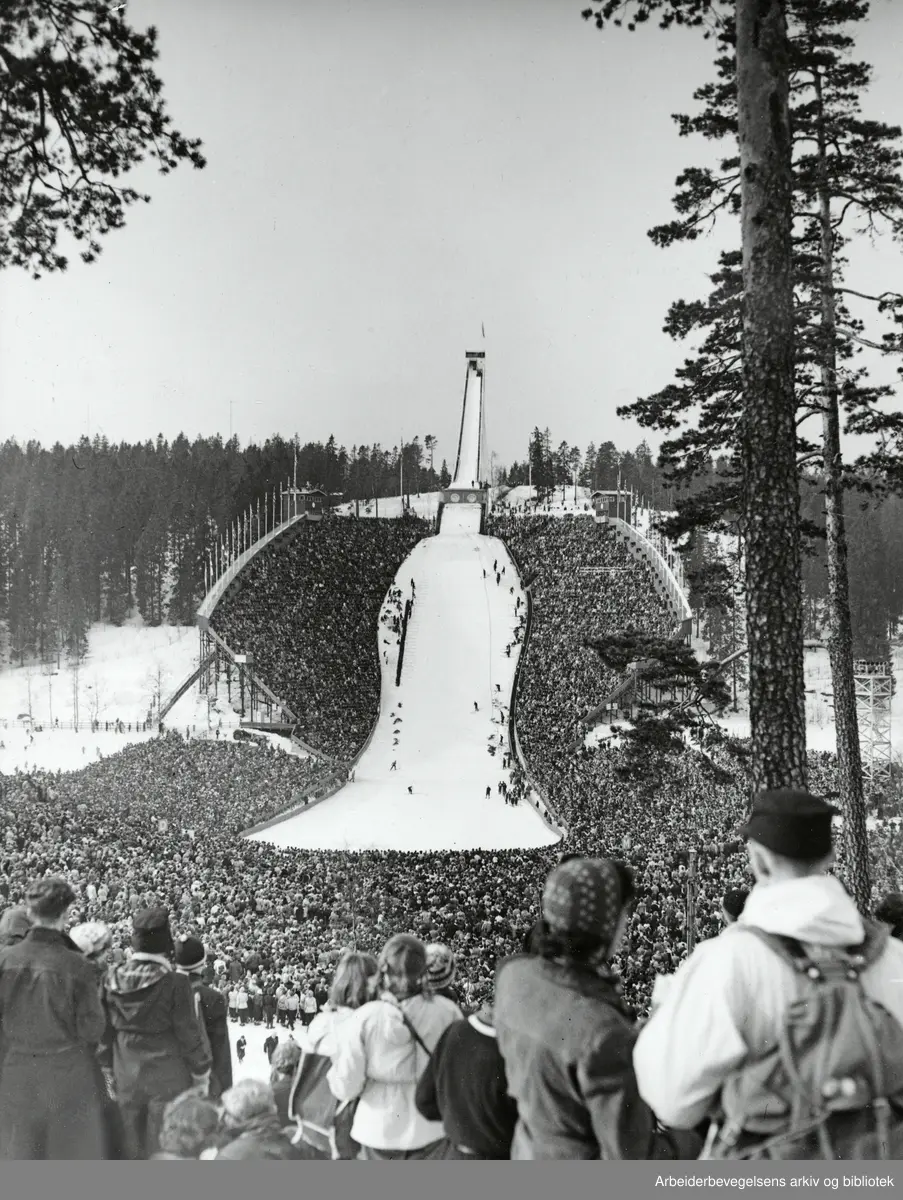 Holmenkollen. Holmenkollsøndag. 1954.