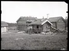 Torvpåläggning på Bråforsboden, på Vallby friluftsmuseum i Västerås.