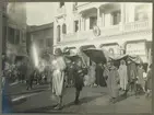 Bilden föreställer en gatuscen i Tunis med barn.