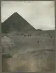 Bilden visar sfinxen och Cheopspyramiden i Giza.