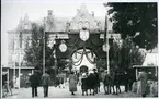 Sala.
Vid 300-årsjubileet, där Västmanlands läns hemslöjdsförening hade utställning i Vallaskolan. 1924.