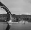 Fartyget Westerfjord vid Sandöbron