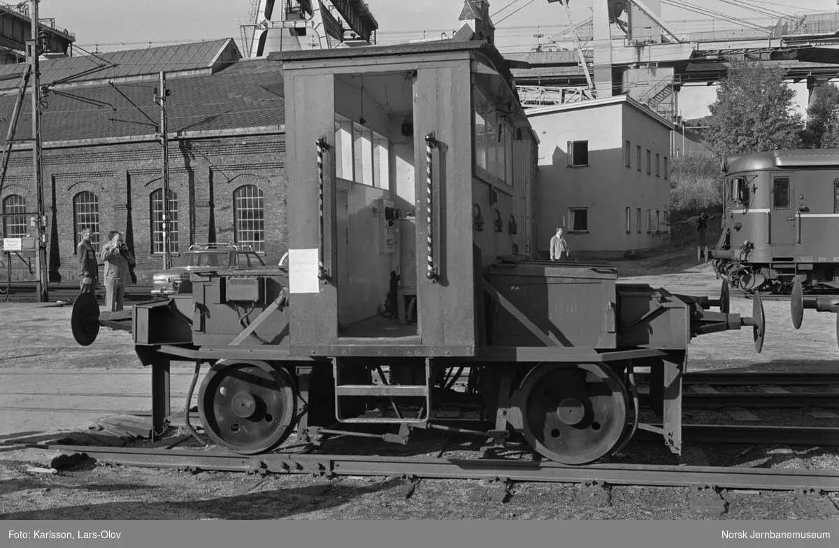 Skiftetraktor Ska 205 1 utenfor jernbaneverkstedet i Narvik