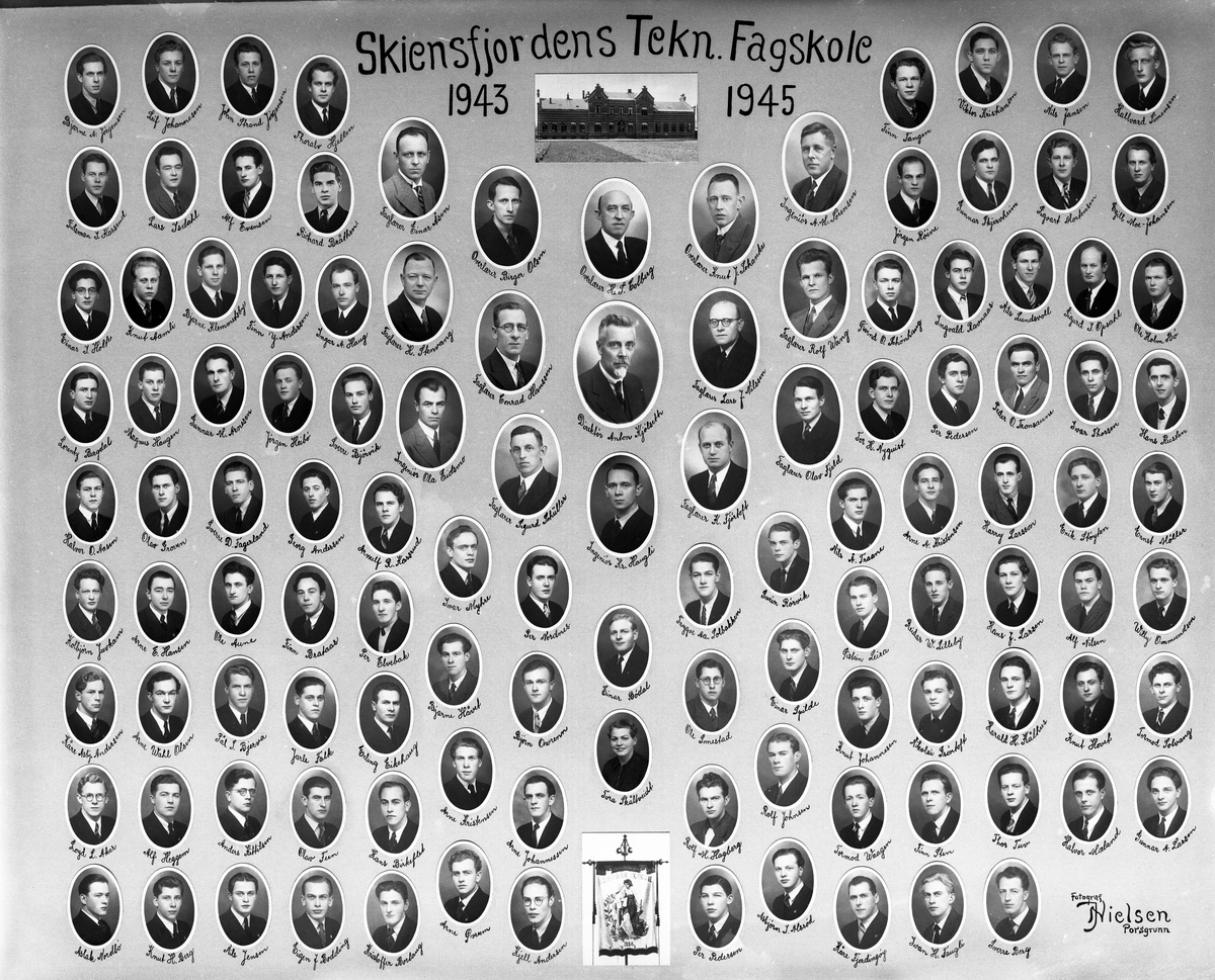 Fotosamling etter fotograf John Nielsen, Porsgrunn. Bilder viser ansatte og elever ved Skiensfjorden Mekaniske Fagskole. Årskullet 1943-1945, under Direktør Anton Kjølseth ledelse.