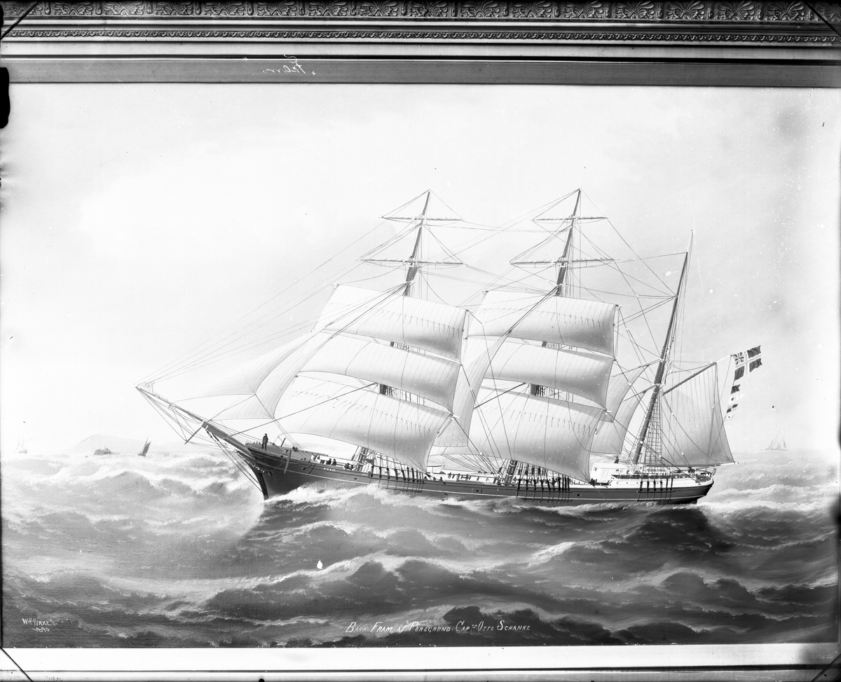 Fotosamling etter fotograf John Nielsen, Porsgrunn. Bilder viser barken Fram, bygget i Dumbarton i Skottland 1876. Barken havarerte i 1915 ved Malden øyene Poynesia under lasting av guano.