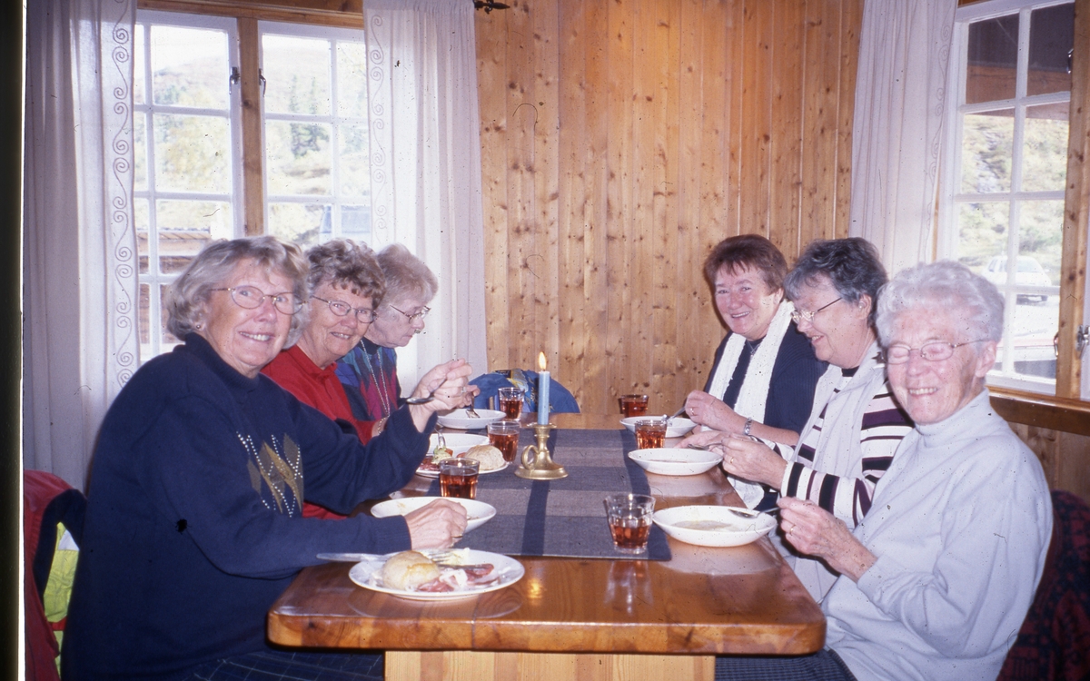 Matservering på Skallstuggu ved Vulusjøen