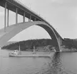 Fartyget Öresund vid Sandöbron