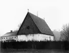 Ramsele gamla kyrka, 1911 eller 1912. Kyrkan nämns första gången 1273. Den är uppförd av sten som senare har vitputsats. Båda gavelröstena och det branta takfallet är spånklädda. En hög smal dörr på södra väggen leder in till kyrkan. Tidigare fanns här ett vapenhus. Den gamla klockstapeln är riven. Vid den nya kyrkans tillkomst 1858 tömdes den gamla på sina inventarier utom den fasta bänkinredningen från 1670-talet. Kyrkan restaurerades på 1920-talet och återfick det mesta av inredningen från 1600- och1700-talen. Kyrkorummet täcks av trätak. Koret skiljs från kyrkorummet av bänkskärmar och korgrind. Målningarna från ca 1600 har varit överkalkade, men är framtagna.