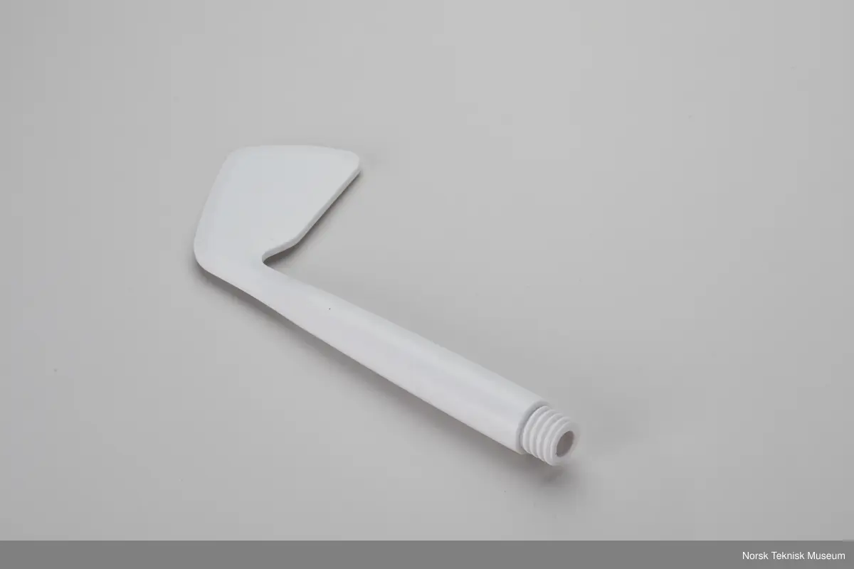 Holder for Wii remote fra Dreamgear, som kan kobles til følgende utvidelser:
2 billiardkøer
2 hocke/golfykøller
Baseball bat

Samt:
Holder for Wii Remote, Ratt
Holder for Wii Remote, Pistol
Grafikkadapter