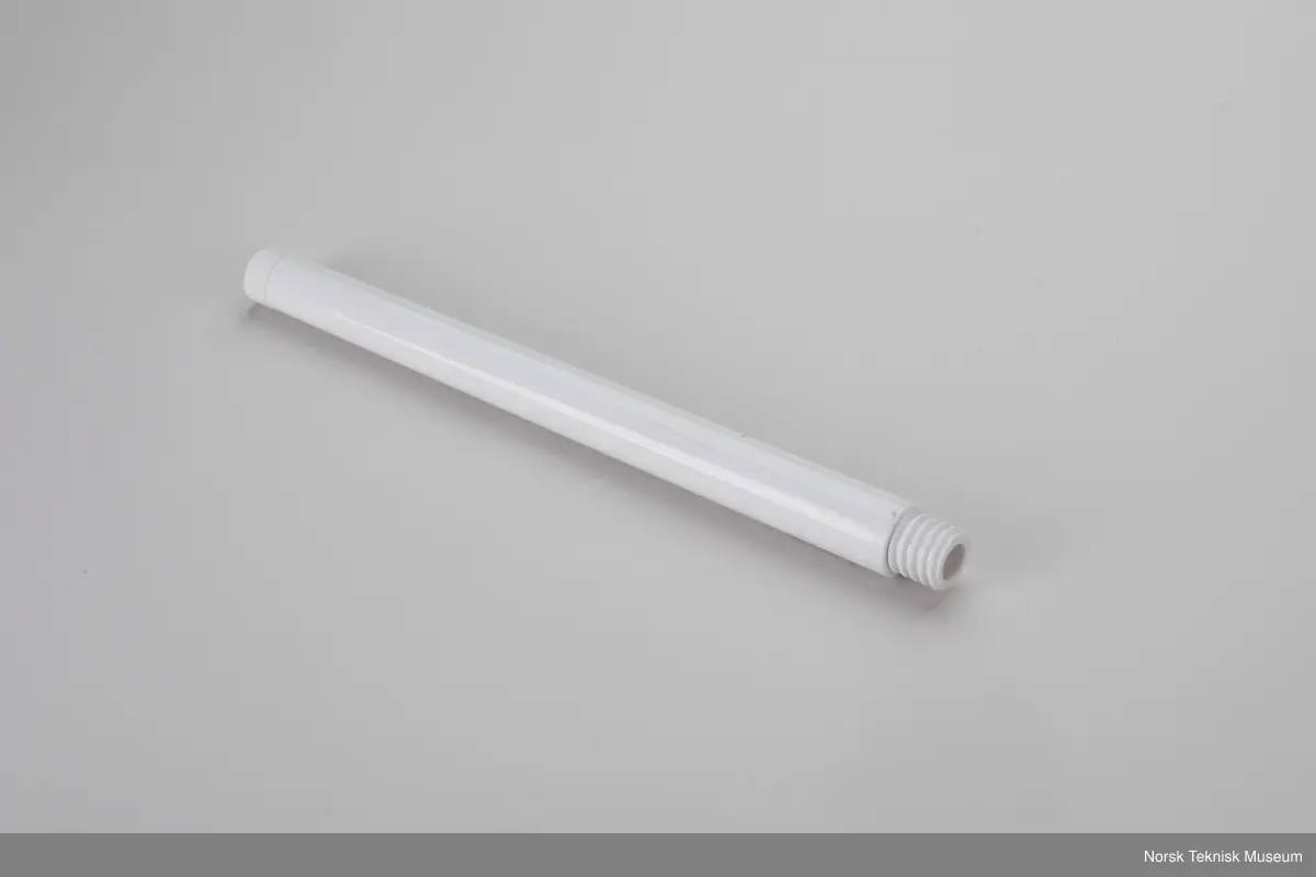 Holder for Wii remote fra Dreamgear, som kan kobles til følgende utvidelser:
2 billiardkøer
2 hocke/golfykøller
Baseball bat

Samt:
Holder for Wii Remote, Ratt
Holder for Wii Remote, Pistol
Grafikkadapter