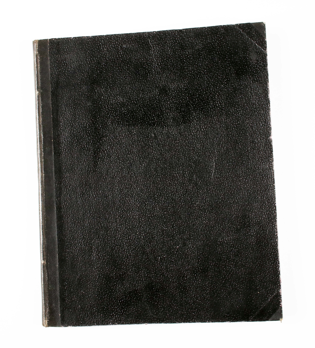 Trådbunden bok med nyare pärmar av svart kartong. Insidan med originalomslag i gråblått papper. Framsidan med tryckt text: "BORÅSIADE, POEME I FYRA SÅNGER". Under handskrift: "af Olof Rudbeck". Längst ned: "STOCKHOLM, 1776. Tryckt hos Henr. Fougt, Ridd. af K. W. O. Kongl. Boktryckare".