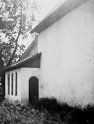 Fem bilde frå ei kyrkje.