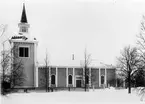 Brukskyrka. Byggd av trä och tornet tillkom något senare. Interiöra förändringar 1958-59.