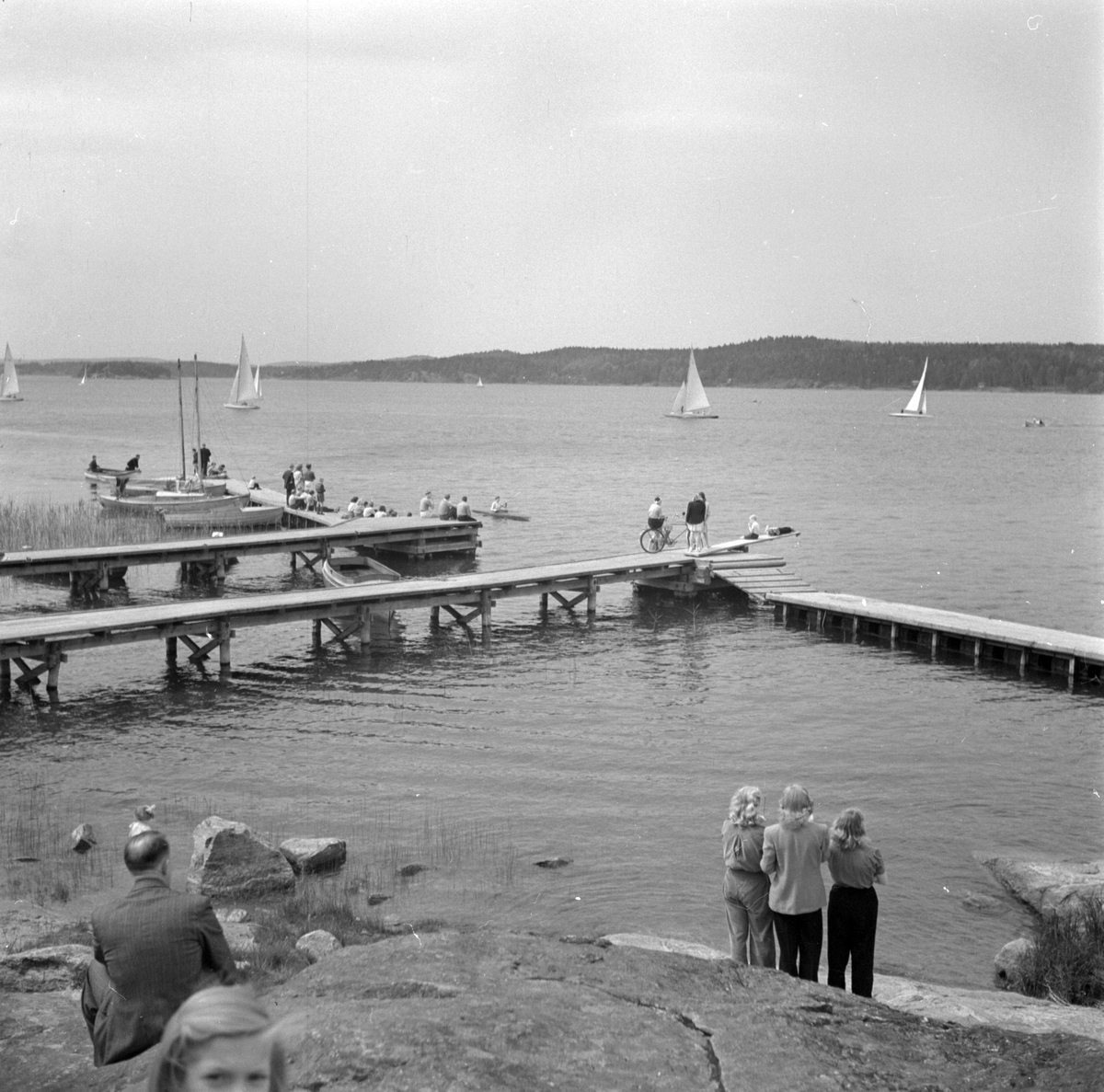 Segeltävling vid Lövekullebadet. 1940-talet