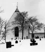 Grundsunda kyrka från öster.