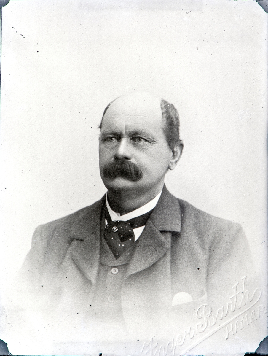 Jacob Tollesen Hoel (1840–1905). Bildet er tatt av Inger Barth i 1901.