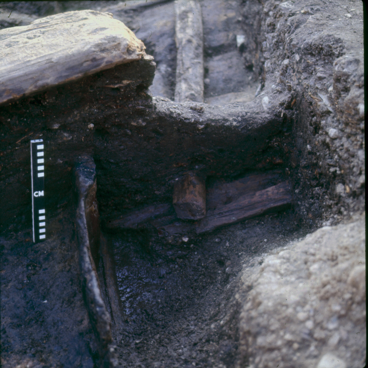 Bygning 66, section wall/doorway