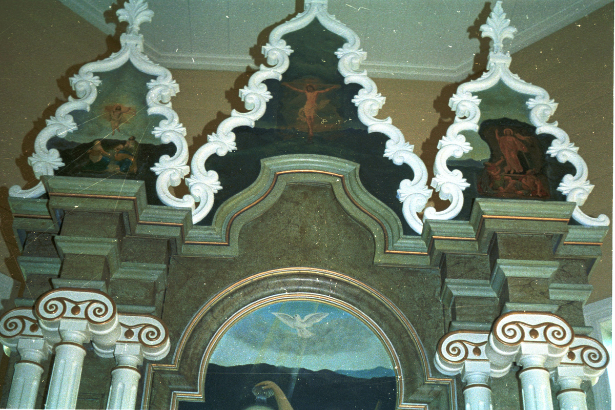 Sveio kirke, Hordaland; interiør, alter detalj