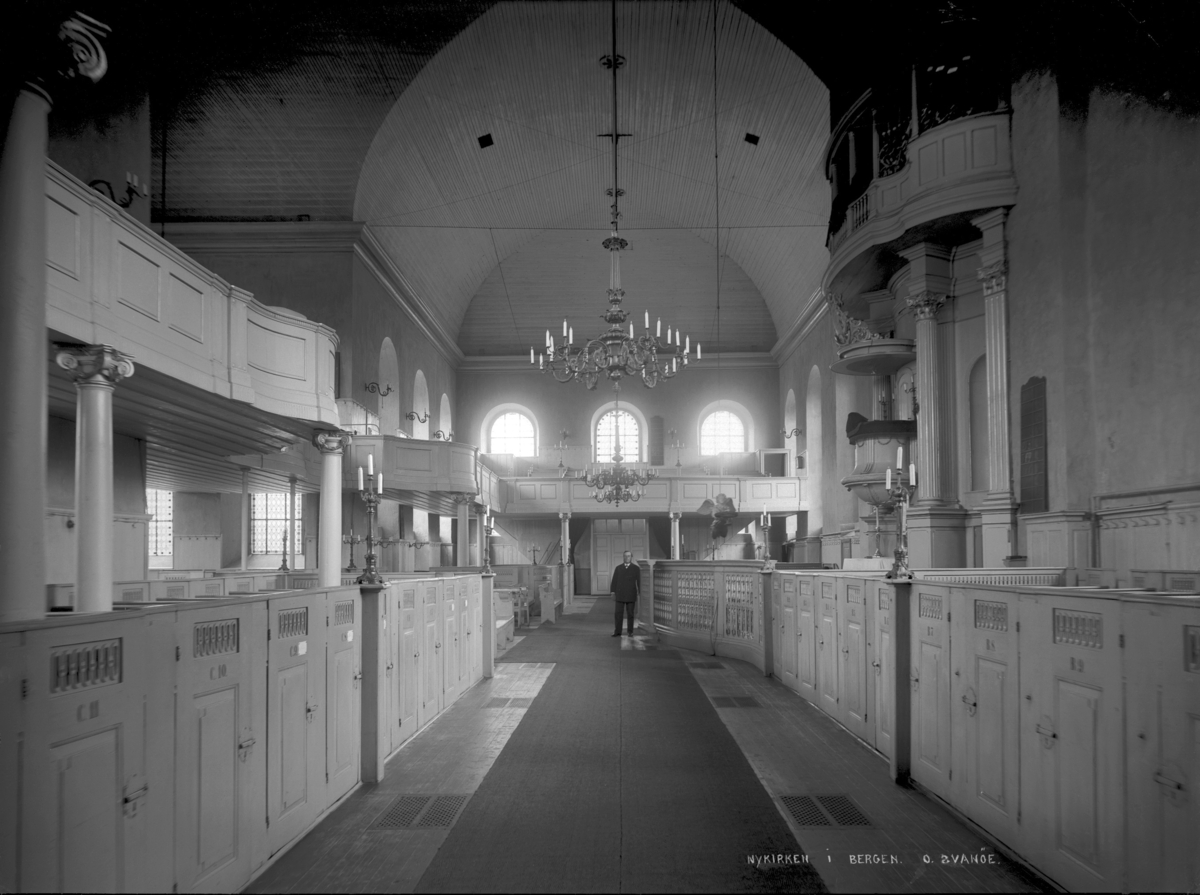 Nykirken, Kirkeinteriør
Fotografert 1900 Ca.