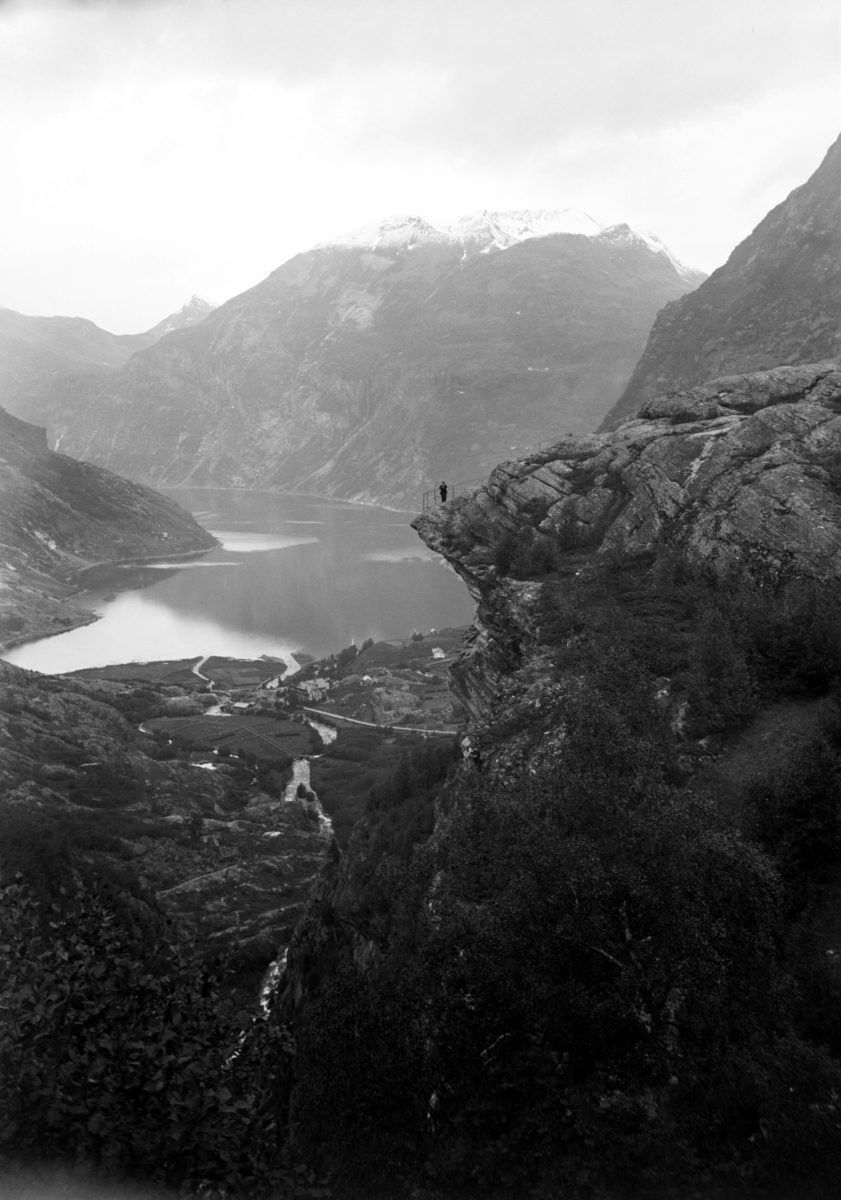 Geirangerfjorden
Flydal, Geiranger
Fotografert 1914