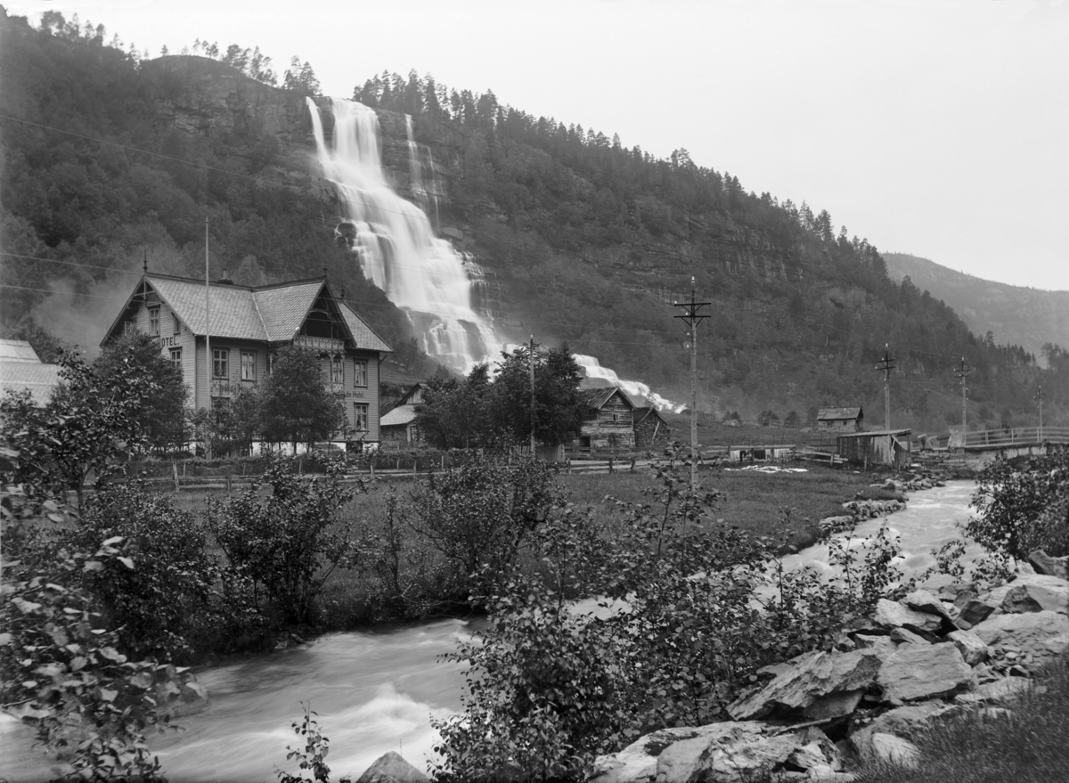 Tvinde hotell, Foss
Fotografert 1900 Ca.