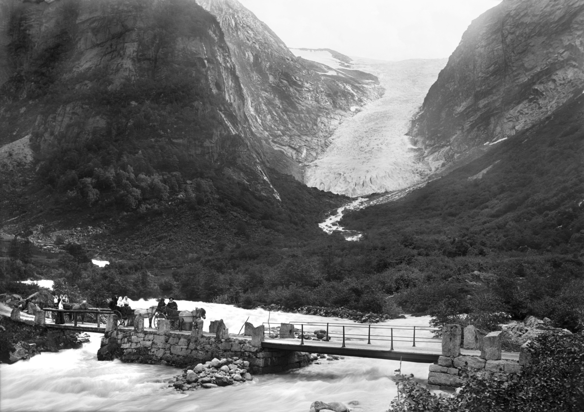 Melkevollbreen
Fotografert 1900 Ca.