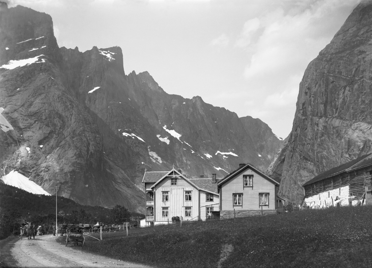 Horgheim, Trolltindane
Fotografert 1900 Ca.