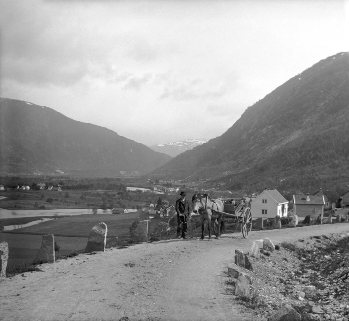 Førde, Veiparti
Fotografert 1900 Ca.