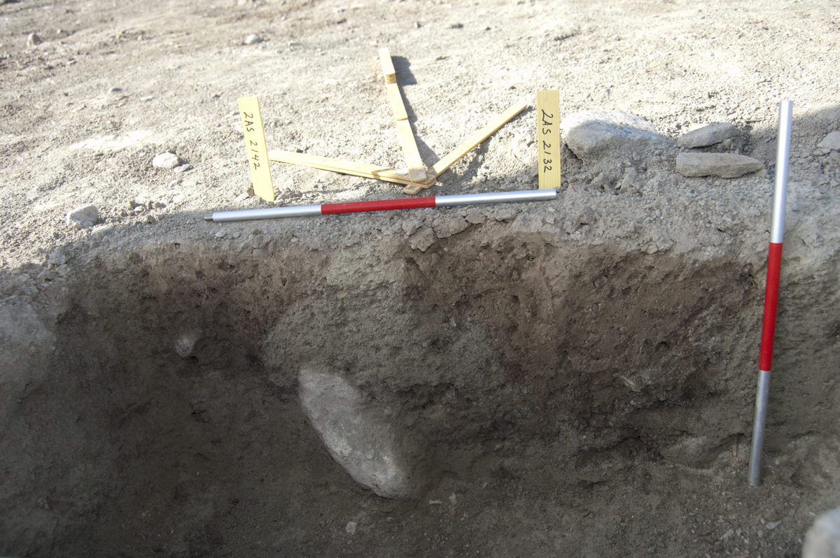 2AS 2142 + 2AS 2132 stolpehull, 0.3 x 0.3m. S.